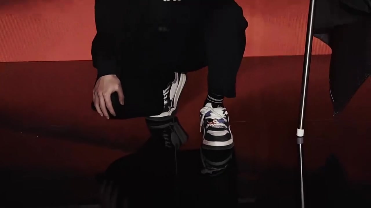 电子png游戏JDG发布2025LPL出征片：重新集结，只为再一次站上巅峰