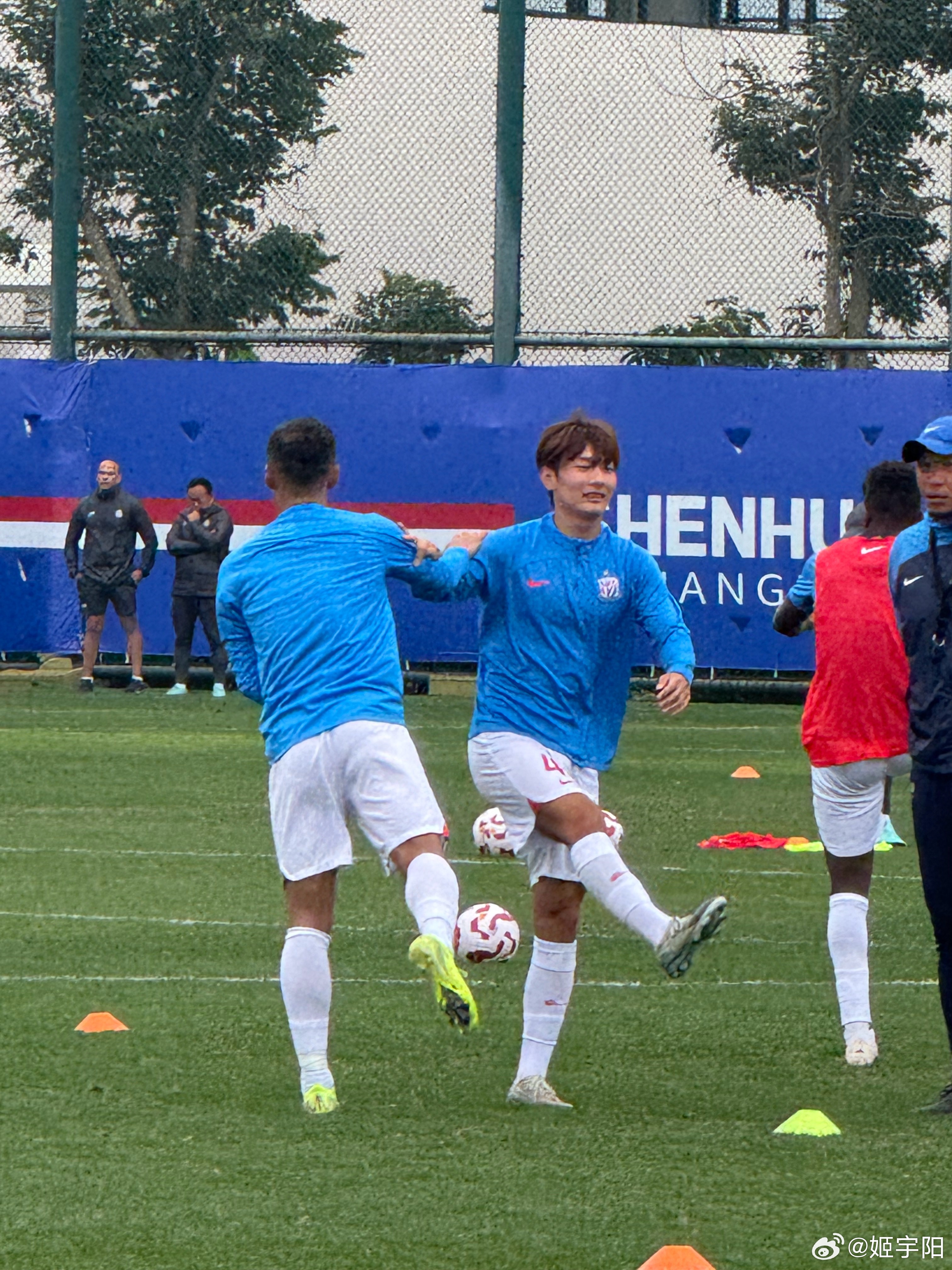 png电子足球报：申花展示永不放弃特质 斯帅”用人不疑“给年轻球员信心