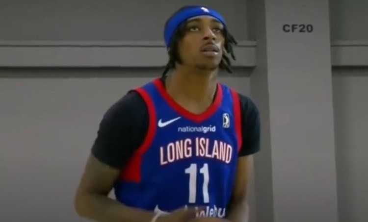 png电子薛思佳：多诺万-威廉姆斯最快将于本周五到上海 状态应该不成问题