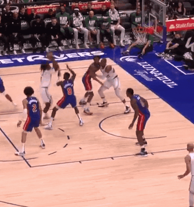 png电子网站活塞8连胜，坎宁安踏雪无痕