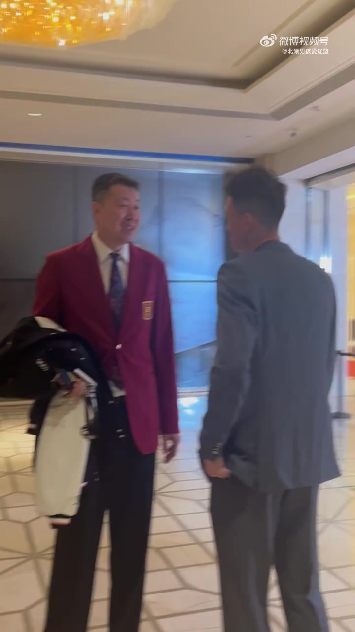 电子png游戏前辈嘱托！王治郅to周鹏：还能再打5年吧 之前都和你说多打几年