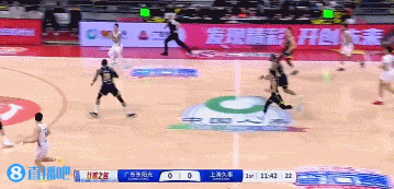 电子png游戏先声夺人！刘铮中投得手后洛夫顿轰进追身三分 上海开场先拿5分