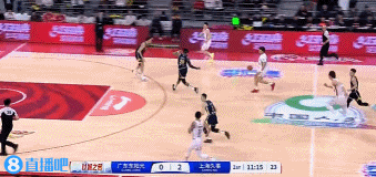 电子png游戏先声夺人！刘铮中投得手后洛夫顿轰进追身三分 上海开场先拿5分