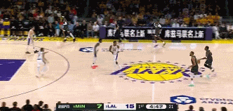 png电子暴打小后卫💪麦丹13中11狂轰25分 4个前板抢爆湖人禁区