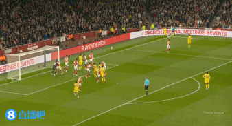 png电子枪手被1-1扳平！水晶宫中场埃泽无人盯防,凌空抽射破门