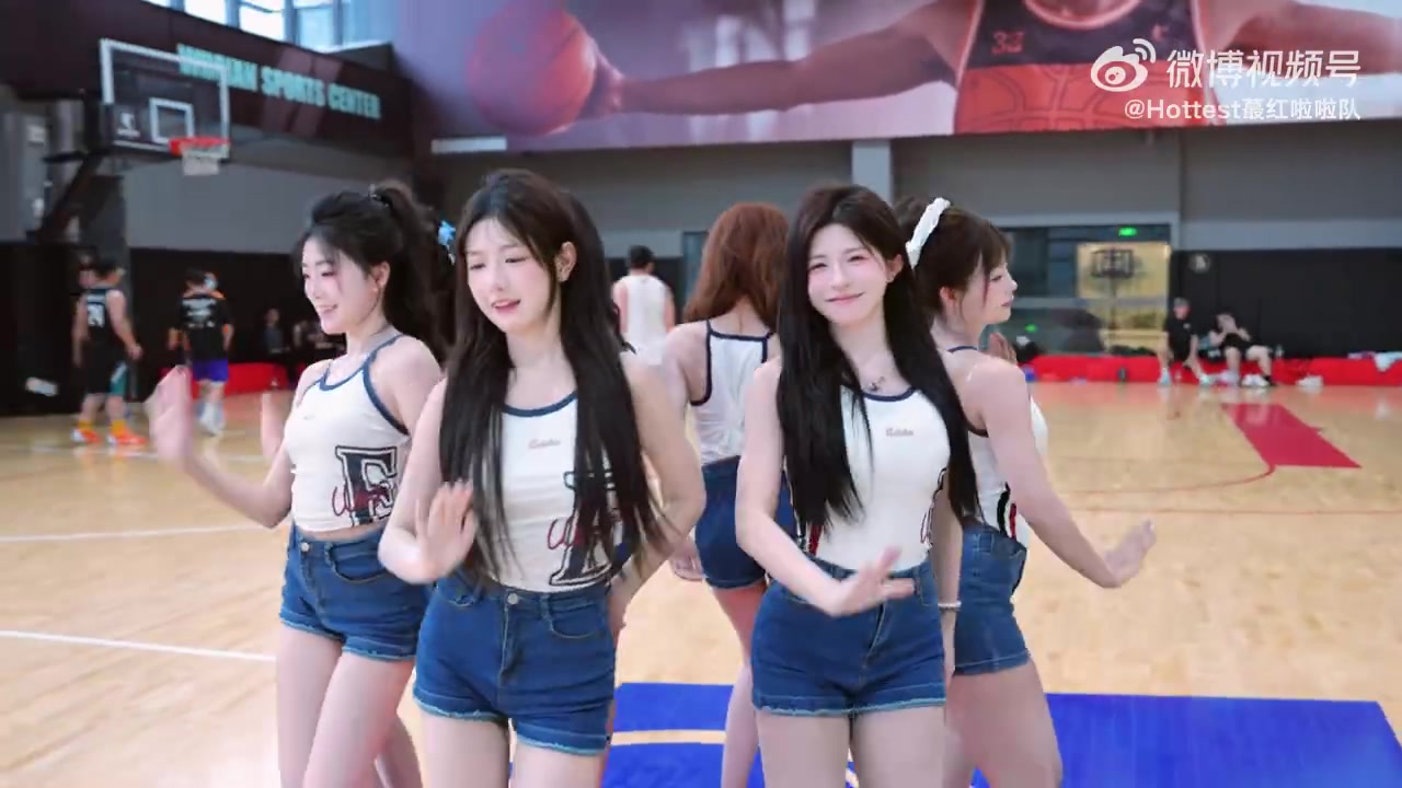 png电子平台😍浙江啦啦队舞蹈视频上新：你想见的人明天都在哦