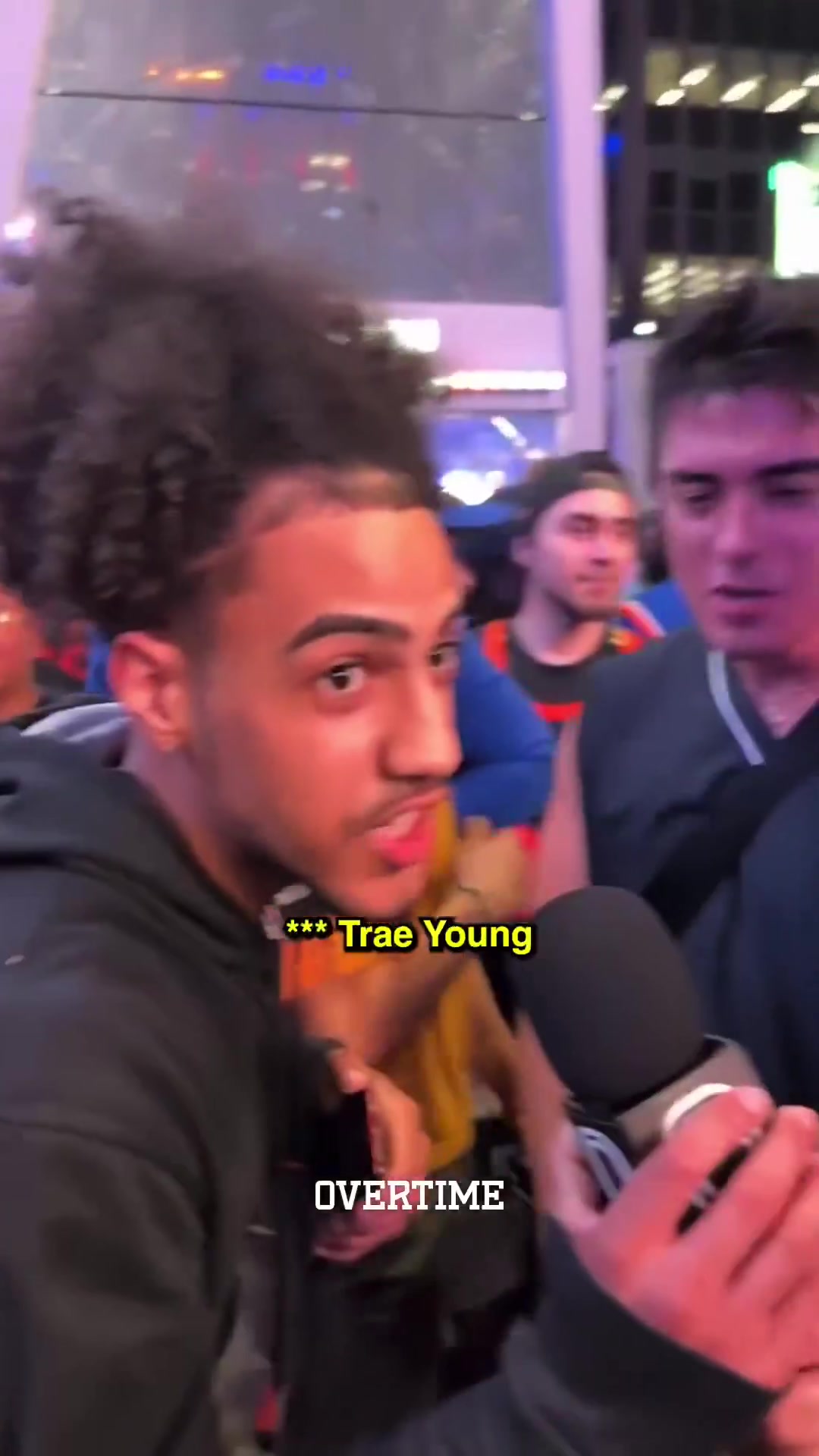 png电子网站😂纽约还是忘不了他们的市长！赢球后的尼克斯球迷：法克吹羊！