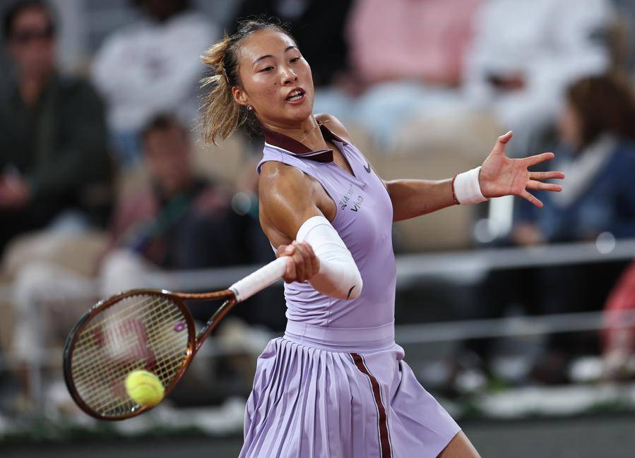 法网第4比赛日看点:郑钦文早场冲32强,大满贯冠军对决上演