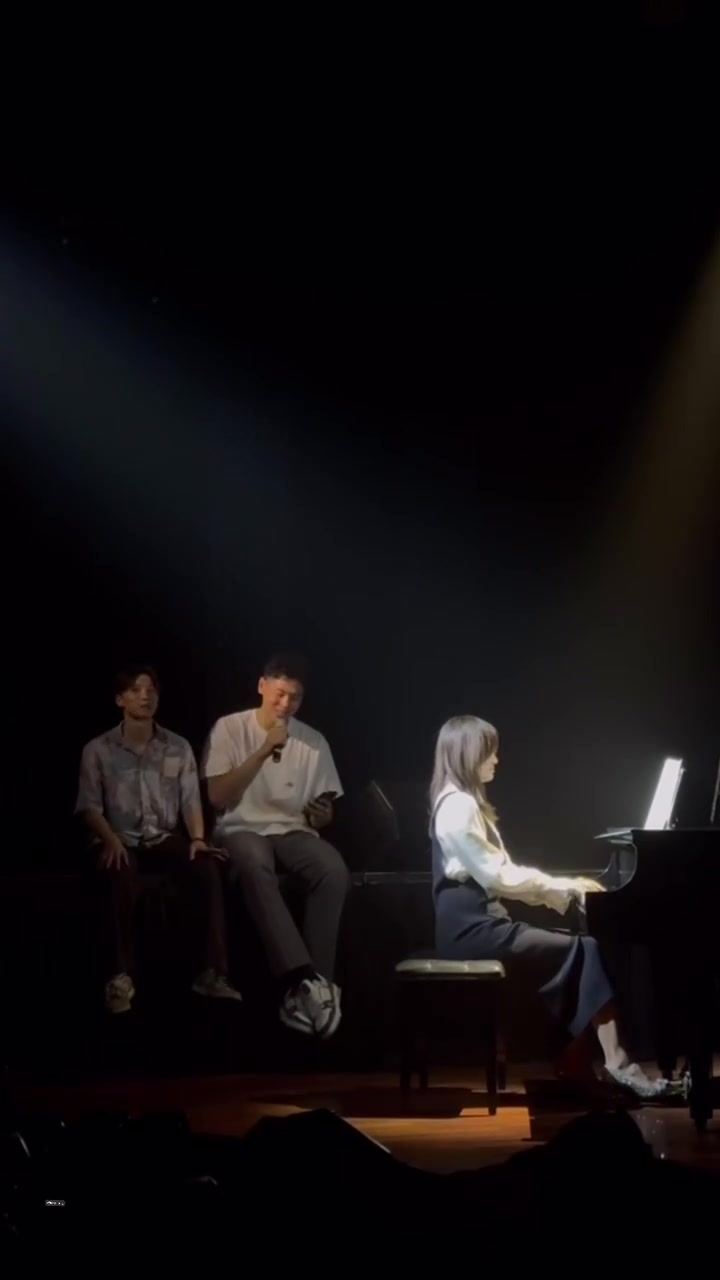 png电子平台🤯打球里唱歌最好的？崔永熙一展歌喉清唱《单车》《富士山下》